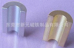 磁鐵為何會粘在一起？